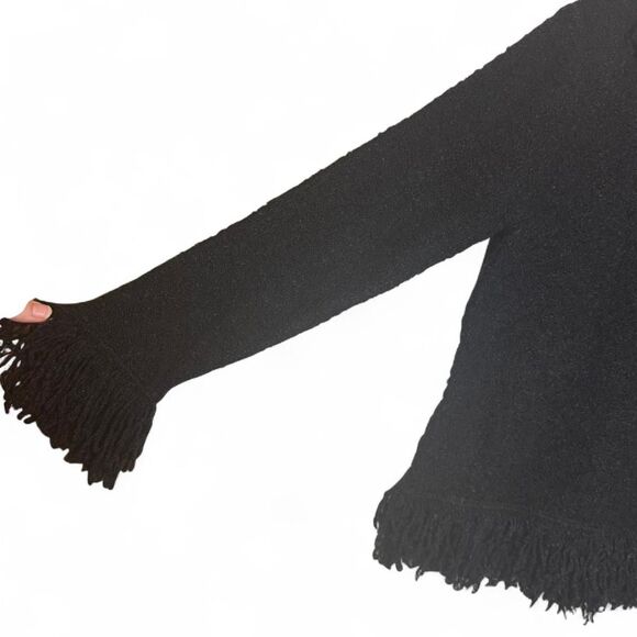 Hearts of Palm Large Black Fringe Pullover Knit Sweater Cozy - Picture 4 of 6